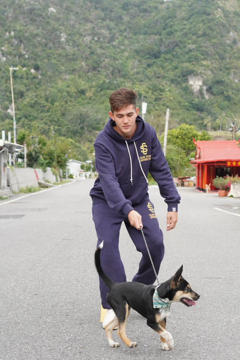CALMA STORE SWEAT PANTS(NAVY)