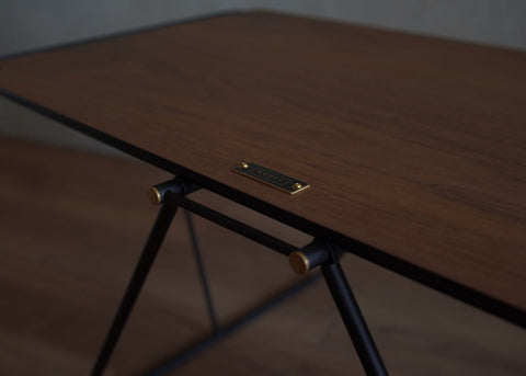 NODEL DESIGN Butterfly Table M 胡桃色
