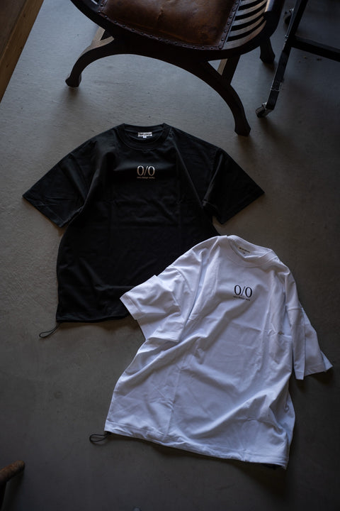 //neru design works// DRAW CODE Cave 抽繩短袖T shirt 黑/白