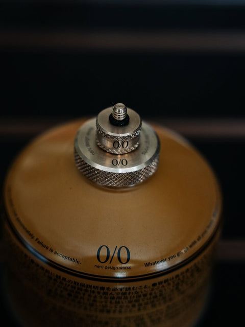 //neru design works// DAIZA 黃銅高山瓦斯罐台座