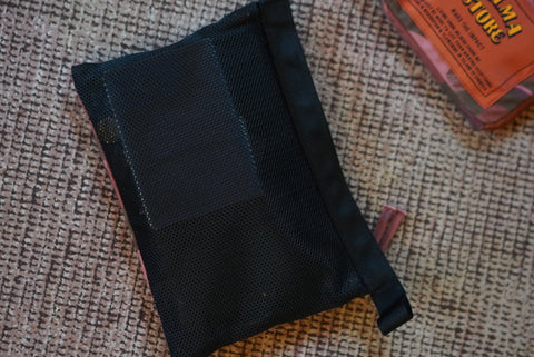 IN THE PINK MESH POUCH S 小網包