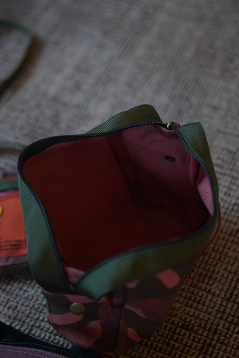 IN THE PINK SNAP POUCH S 拉鍊收納包